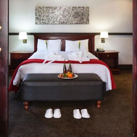 Court Classique Suite Hotel Pretoria-Noord Exterior foto