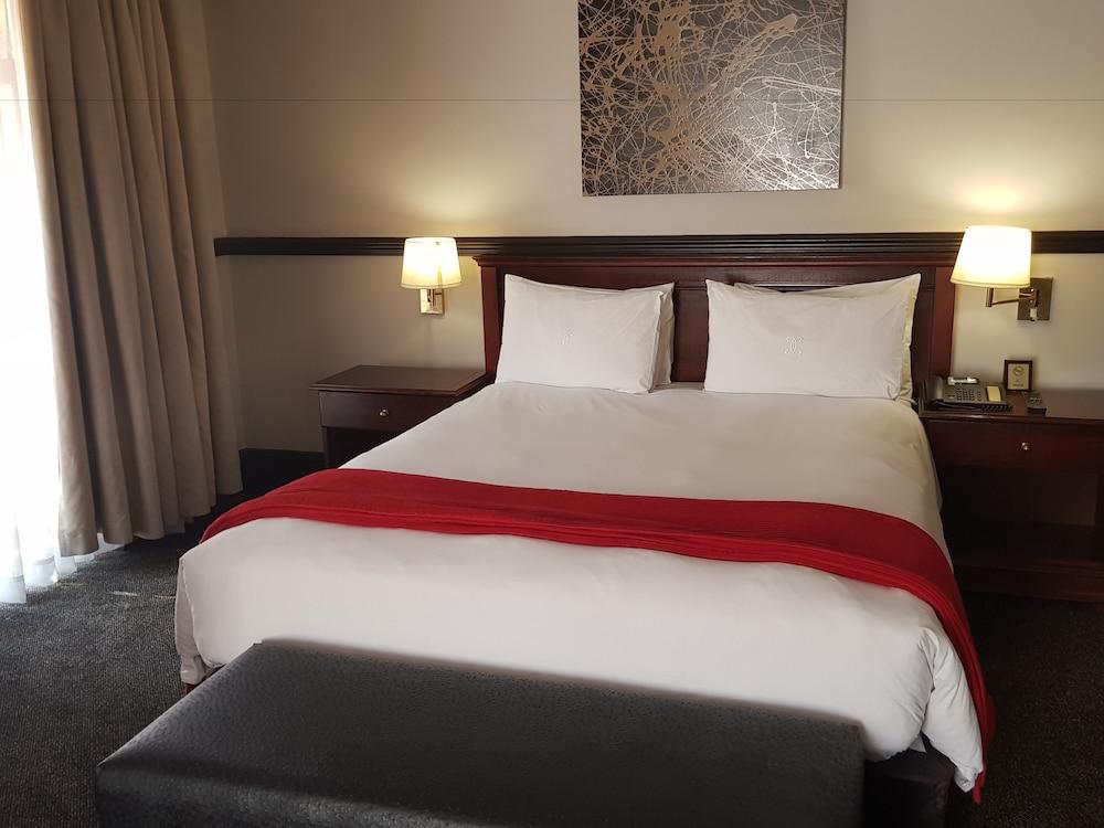 Court Classique Suite Hotel Pretoria-Noord Exterior foto