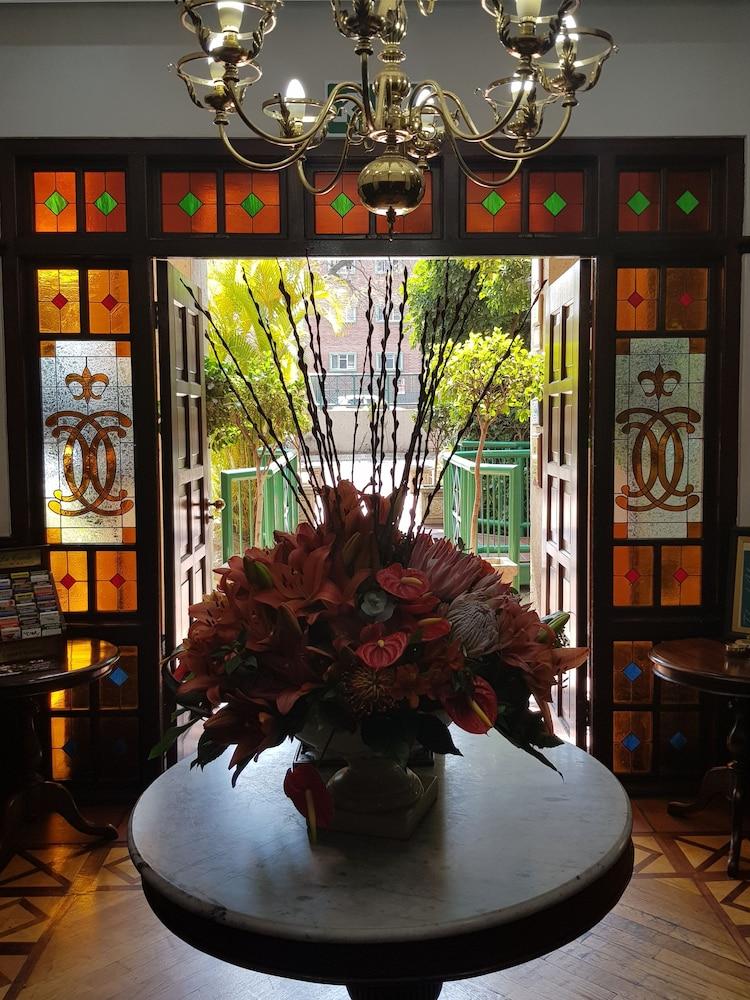 Court Classique Suite Hotel Pretoria-Noord Exterior foto